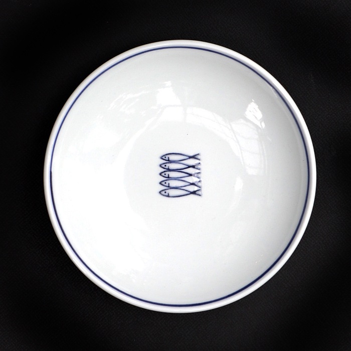 東屋の小皿<br />藍九谷プチ印手　アンチョビ