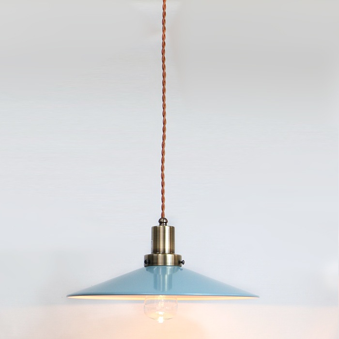 GLF x surou 後藤照明バイスロウ<br />ネジリコードアルミP1L CP型アンティークランプ球60W　85cmコード　オパールブルー<br />