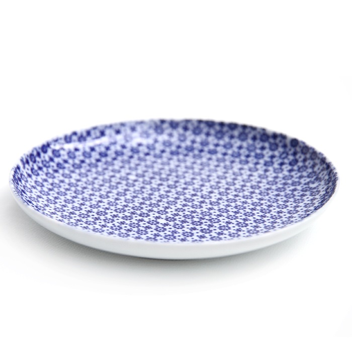 東屋の小皿<br />印判 菊十<br />製造 光春窯 長崎県波佐見町