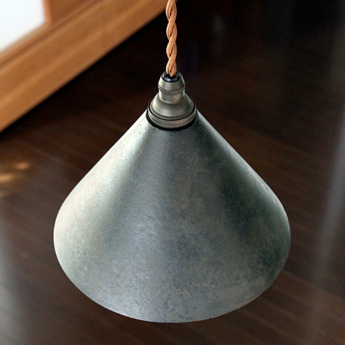 FUTAGAMI真鍮のペンダントランプ鋳肌・円錐 削り出し仕上げ 黒ムラ仕上げ