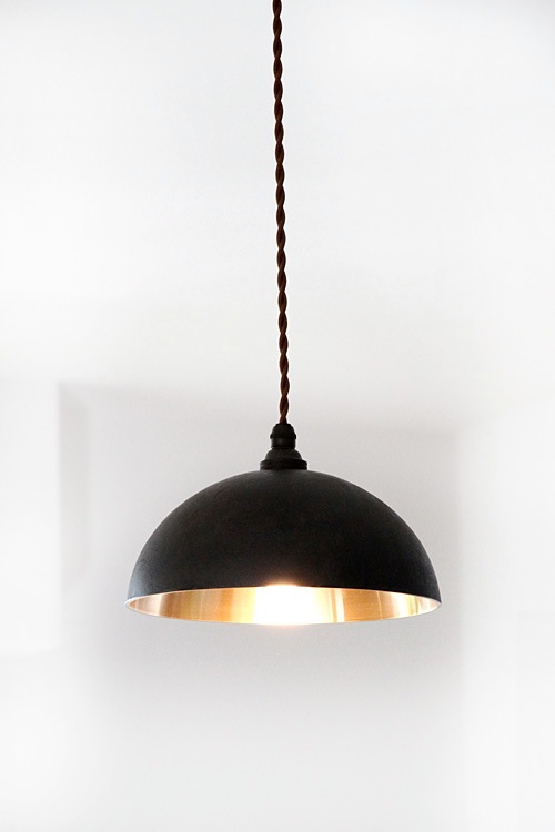 FUTAGAMI真鍮のペンダントランプ鋳肌・半球 削り出し仕上げ 黒ムラ