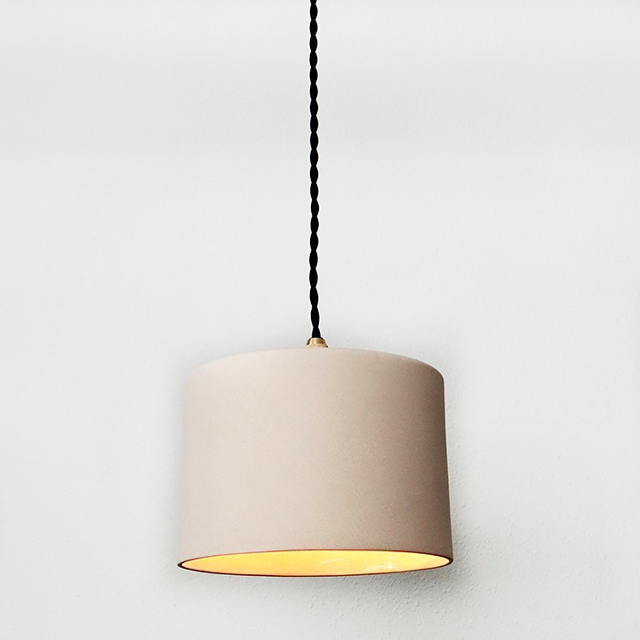 ONE KILN ペンダントランプ　S 丸型　灰釉 ONE KILN CERAMICS｜Ceiling Lamp - SUU(スー) | キナリノモール