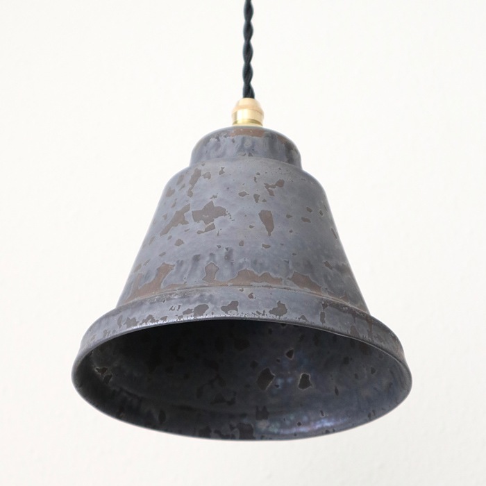 ONE KILN<br />ペンダントランプ 鐘型 灰釉