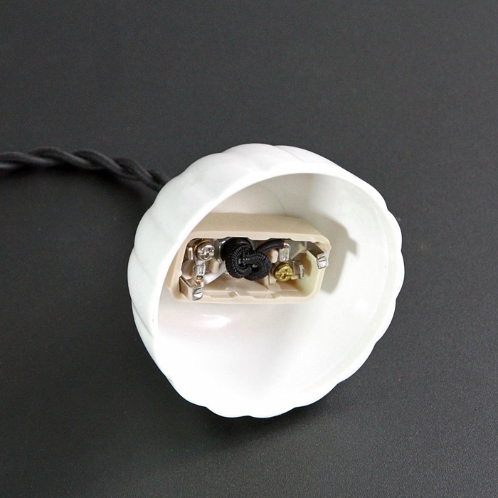 有田焼　JICON　磁今　磁器のペンダントランプ<br />蓮弁彫文　小<br />大治将典デザイン<br />φ220<br />