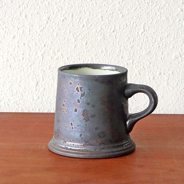 ONE KILN<br />A型マグ ロー Mサイズ 灰釉/白