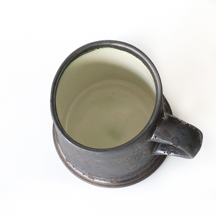 ONE KILN<br />A型マグ ロー Mサイズ 灰釉/白