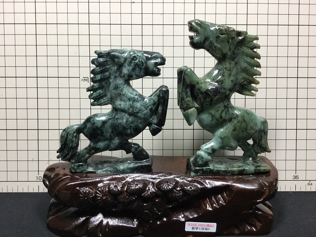 超希少/超巨大!! 中国美術 翡翠 ヒスイ 翔馬 跳ね馬 置き物 成功 馬3頭 超希少/超巨大!! 中国美術 翡翠 ヒスイ 翔馬 跳ね馬 置き物 成功 馬3頭