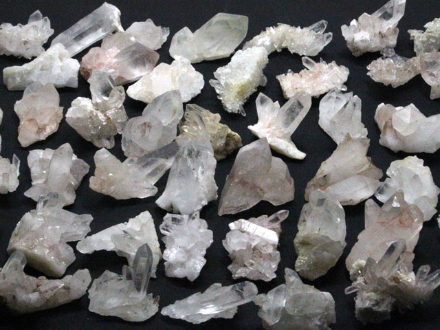 ヒマラヤ水晶クラスター・3A 54個セット（1，5kg）