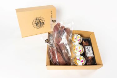 ※添加物を一切使用しない天然素材製法のため収穫時期や加工時期により味や食感に差が生じることがございます。
※芋の蜜、芋の皮が袋内についてる事もございますが品質に問題はございません。
※さつまいもに含まれるカフェオイルキナ酸の影響により、まれに酸味を呈することがございます。食されても健康に害はありませんのでご安心ください。
※その他お気づきの点がございましたらお気軽に弊社までご連絡ください。

内容量：焼芋400gパック×2　スイートポテト120ｇ×3　大学芋200g×1