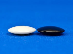 プラスチック碁石 椿(厚み約6mm) | ガラス碁石・プラ碁石 | 将棋盤碁盤