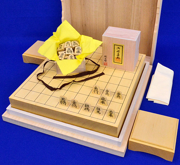 将棋セット ヒバ2寸卓上将棋盤セット(将棋駒薩摩産本黄楊特上彫水無瀬書)