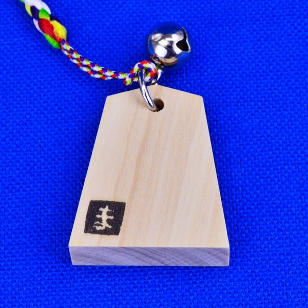 鈴付きの将棋駒ストラップ 跳ね馬 ※将棋駒の高級材御蔵島産本黄楊材