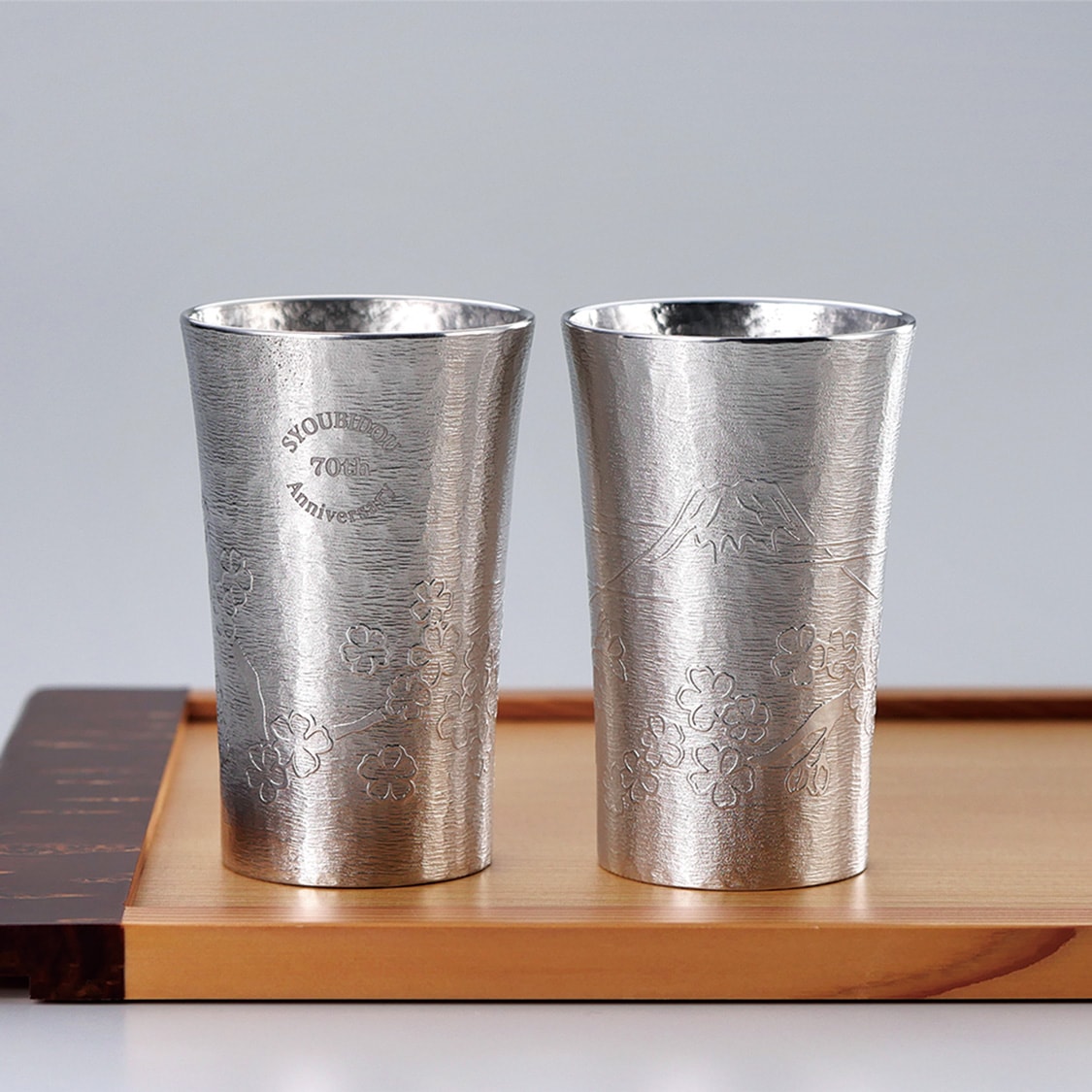 本錫タンブラー200ml 深山(みやま)(桐箱入) C4114547 本錫タンブラー200ml 深山(みやま)(桐箱入) C4114547 同梱不可代