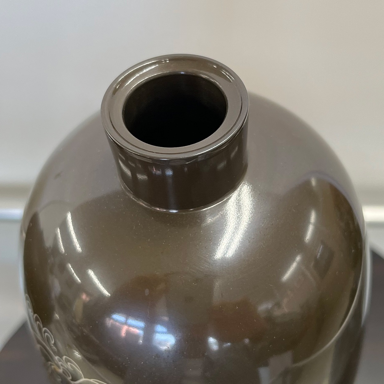 青銅製銀象嵌入花器