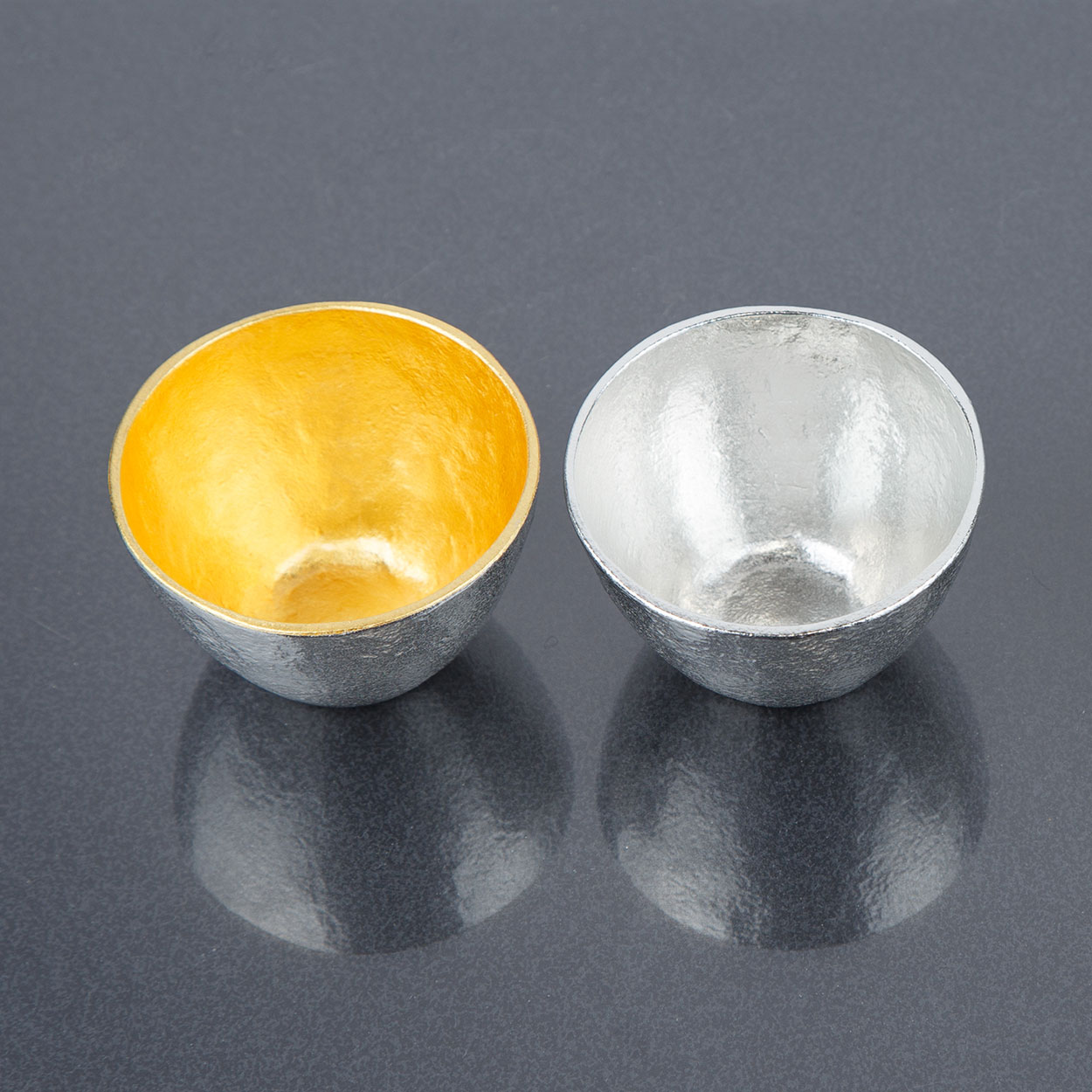 祝箱 特製桐箱入 錫100%ぐい呑み4個と泉 純米吟醸