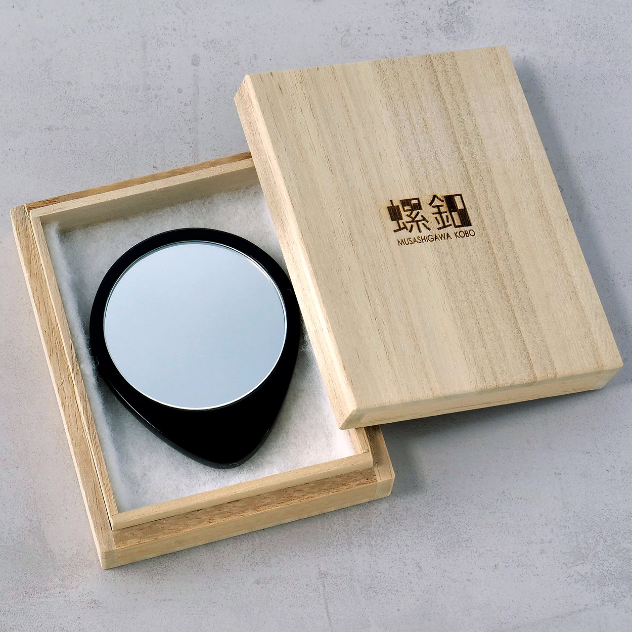 螺鈿細工 手鏡 桜に樫鳥