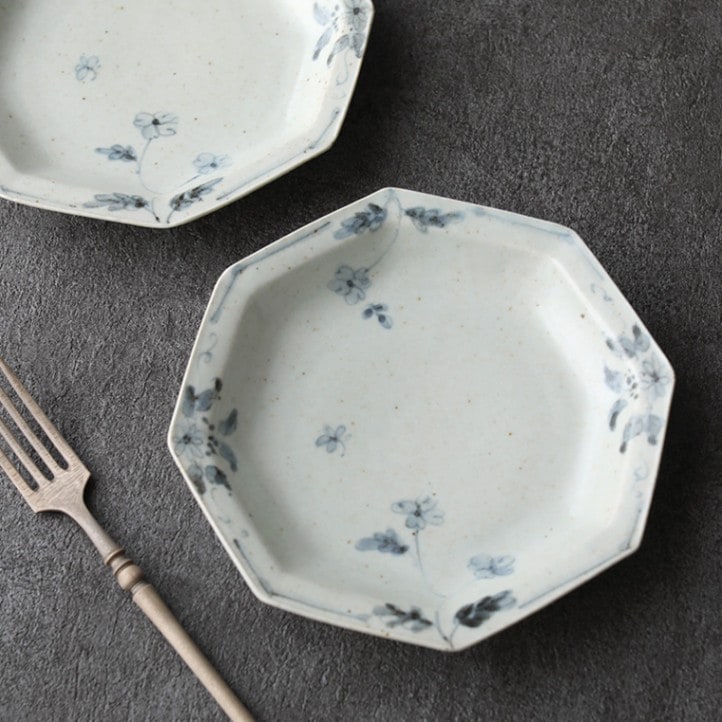 佐藤もも子｜青瓷染付花蝶文六寸八角深皿 | 趣佳[syuca.jp] オンライン