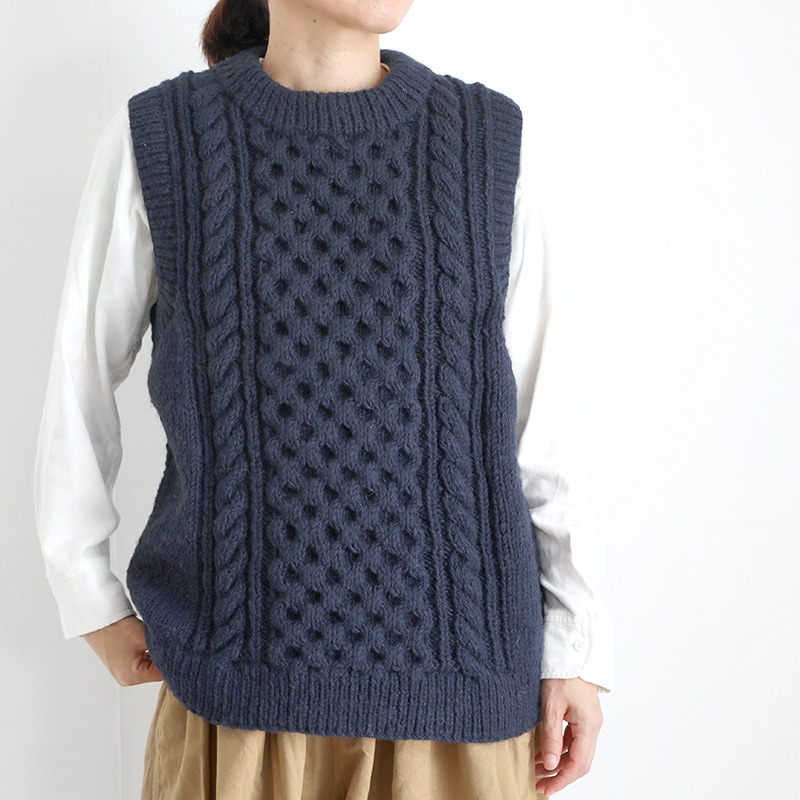 HARVESTY｜手編みケーブルニット プルオーバーベスト NAVY | 趣佳