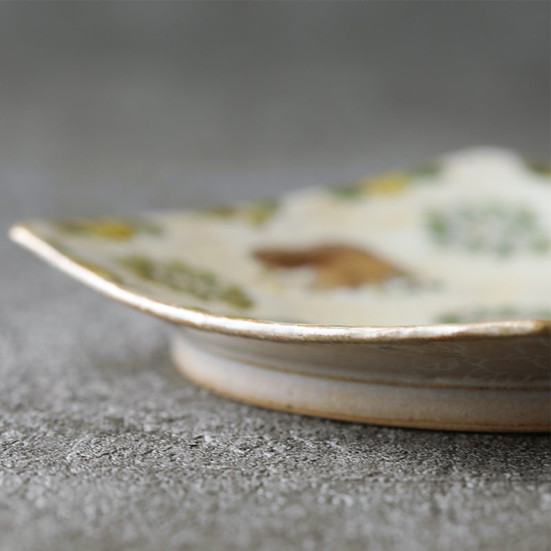 岳中爽果｜角皿 小 動物×草木実 格子 上絵付け 白マット | 趣佳[syuca