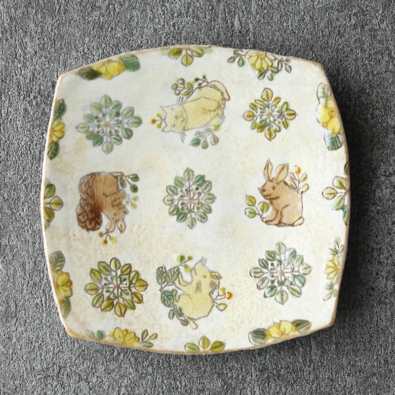 岳中爽果｜角皿 小 動物×草木実 格子 上絵付け 白マット | 趣佳[syuca