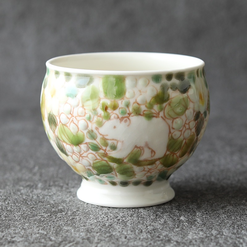 岳中爽果さん✴︎花と唐草 【酒器】　お猪口 ぐい呑み 小鉢　絵付 上絵　作家もの 岳中爽果｜ぐい呑み 動物×草木実花 上絵付け 透明 | 趣佳[syuca.jp