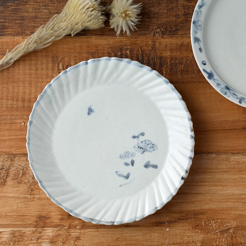 佐藤もも子 染付八重花文五寸捻輪花リム皿 趣佳 Syuca Jp オンラインショップ 通信販売