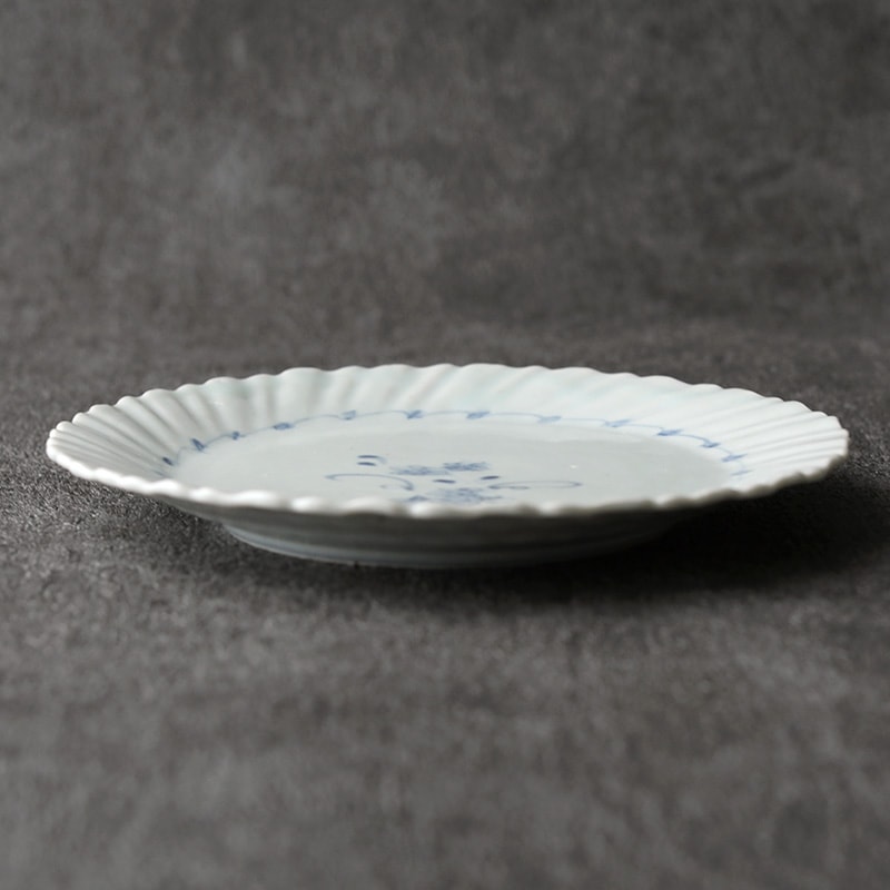 佐藤もも子｜染付草花文五寸捻輪花リム皿 | 趣佳[syuca.jp] オンライン