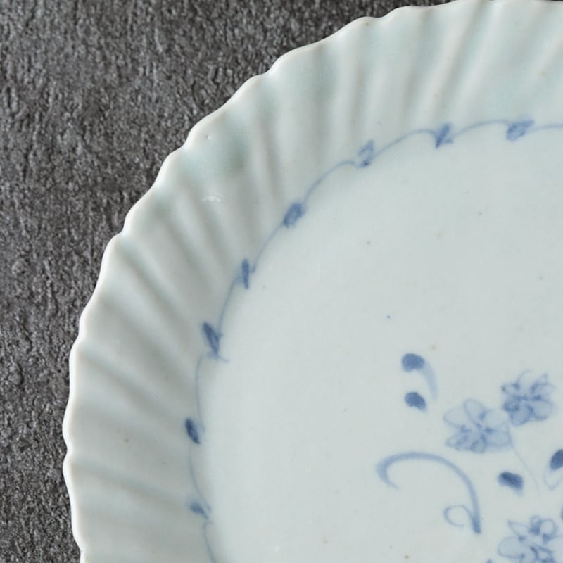 佐藤もも子｜染付草花文五寸捻輪花リム皿 | 趣佳[syuca.jp] オンライン