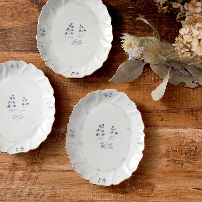 佐藤もも子 染付チェリーセージ文四寸オーバル輪花皿 趣佳 Syuca Jp オンラインショップ 通信販売