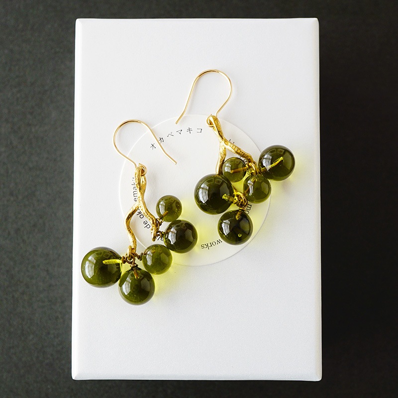 オカベマキコ｜しゃぼんの実の耳飾り イヤリング | 趣佳[syuca.jp