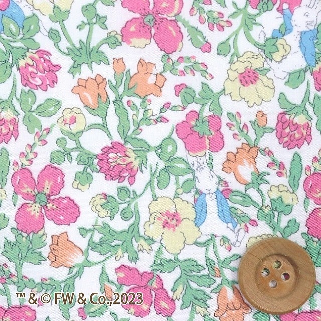 ピーターラビット（TM）× リバティプリント タナローン（Peter Meadow ピーター・メドゥ）ピンク＆グリーン【DC32969・J23D】