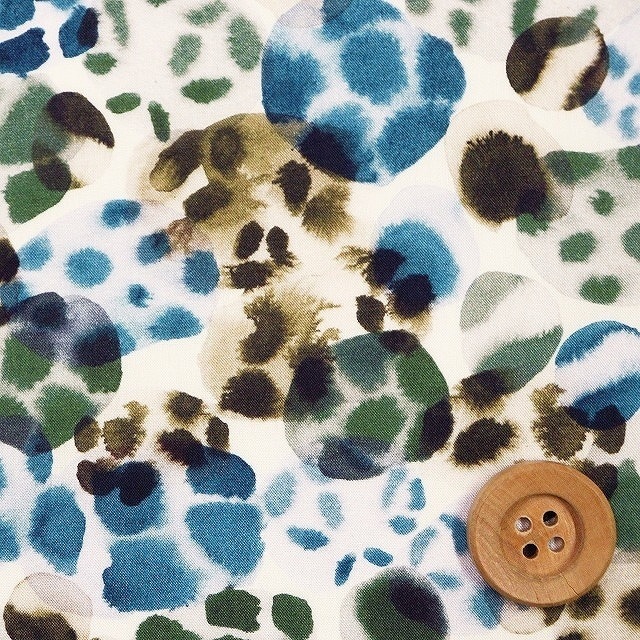 【セール対象商品】リバティプリント タナローン(WILDERNESS ウィルダネス)グリーンブルー【23-3633121・23CT】
