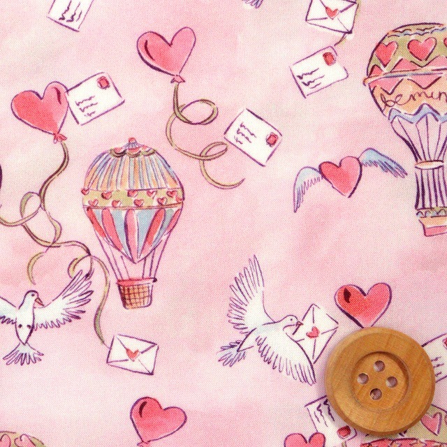 リバティプリント タナローン（Love in the Air ラブ・イン・ジ・エアー）ピンク【3636835・BU】