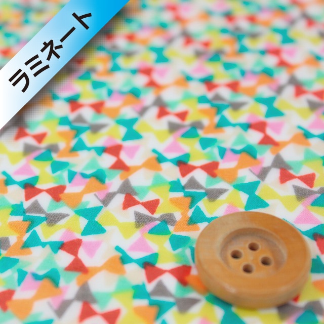 【サンドウ限定復刻色】リバティ・ファブリックス タナローン【ラミネート加工】（Fluttering フラッターリング）レッド＆グリーン【17-3637199・17A】