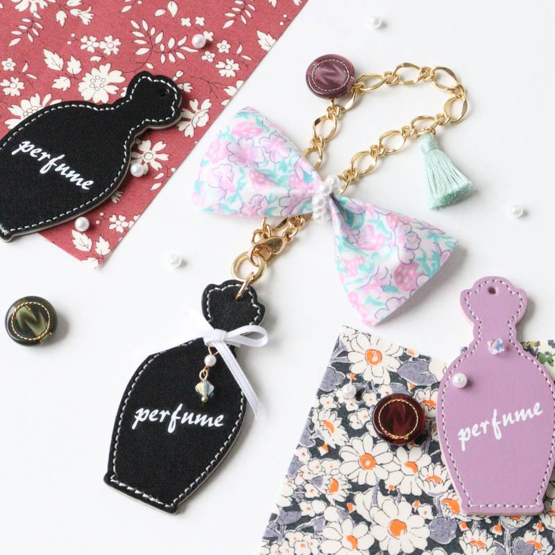 ◎数量限定◎レザーモチーフとリバティファブリックスのバッグチャーム