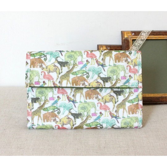 リバティ・ファブリックス ラミネート生地で作る おさいふポーチ【キット】