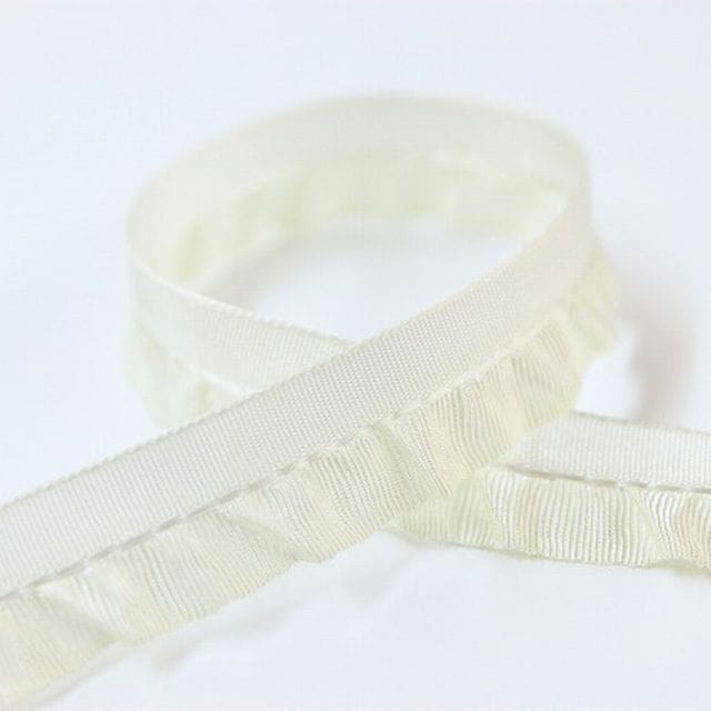 フリルリボン【巾約12mm】オフホワイト【4571・12】【50cm以上10cm単位】