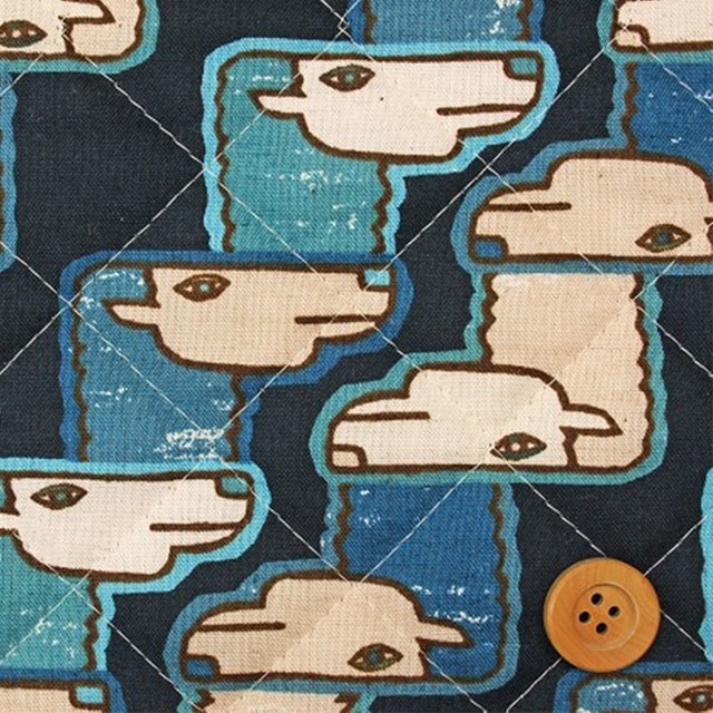 ヒツジの群れ／ネイビー【綿麻半針キルティング生地】