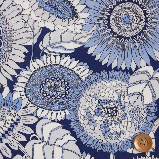 リバティプリント タナローン（Sunflower サンフラワー）ブルー【19-3639213・P19C】