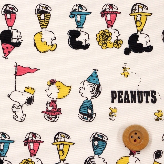 （PEANUTS） スヌーピーパレード／オフホワイト【オックス生地】