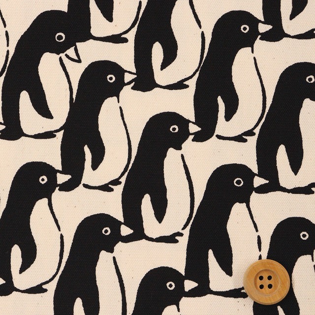 ★SALE★ペンギンの国／生成り【オックス生地】