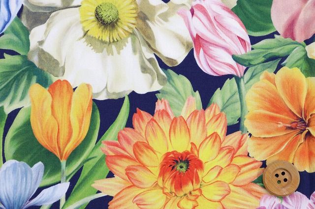 リバティ・ファブリックス タナローン（Meadow Meloby メドウ・メロディ）ネイビー地／40cm【18-3638111・18CT】