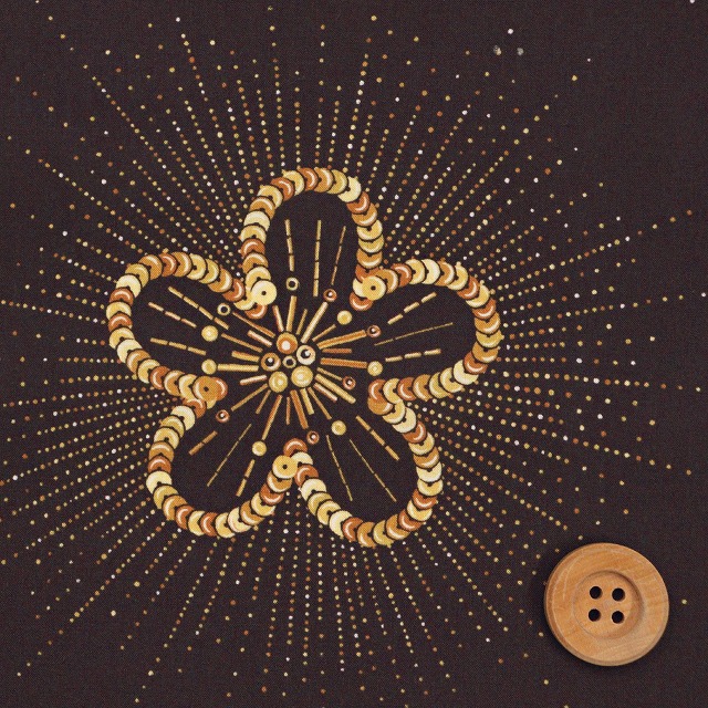 リバティ・ファブリックス タナローン（Sequin Sparkle シークイン・スパークル）イエロー/ブラウン地【26-36361052・26CU】