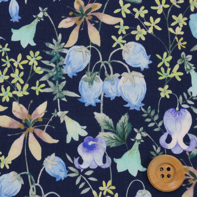 リバティ・ファブリックス タナローン（Hakuba ハクバ）ブルー/ダークネイビー地【24-363J4218・YE】