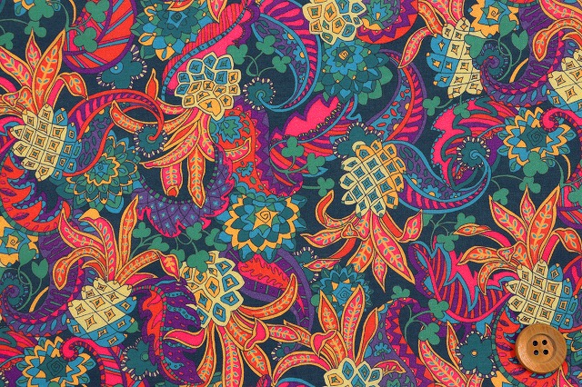 リバティ・ファブリックス タナローン（Pineapple Paisley パイナップル・ペイズリー）ビビッド／30cm【21-3631110・21BT】