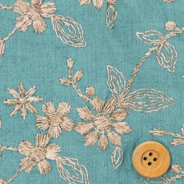 【NANA】植物の刺繍生地（10）／ターコイズブルー【5110・9】