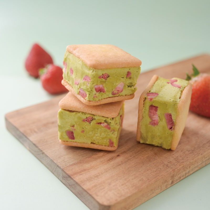 タブレスの代表商品 バターサンド イチゴピスタチオ