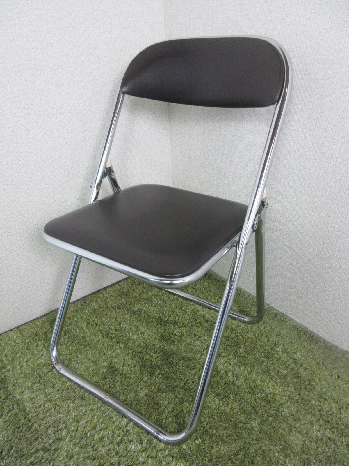 Kapsule Storage Chair（カプセル・ストレージ・チェア）中古品 折りたたみ椅子 exmc6 | オフィストータルプロデュースTADABUN