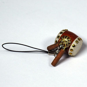 「たつ様ご依頼商品」小松太鼓店製造　1.6尺　中古良品　ストラップ・バチ付き Amazon | [Heart&Art] 本格的 小太鼓 セット 牛革 約24cm バチ2