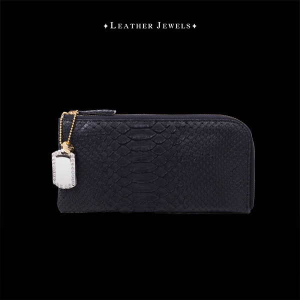 パイソン チャーム付きL字ウォレット ブラック